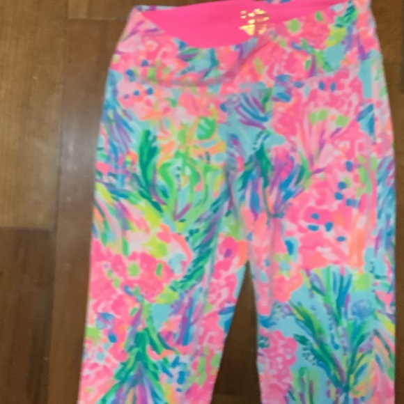 Lilly Pulitzer Vibrant‎ Pink and Blue Kids Leggings - Picture 3 of 6